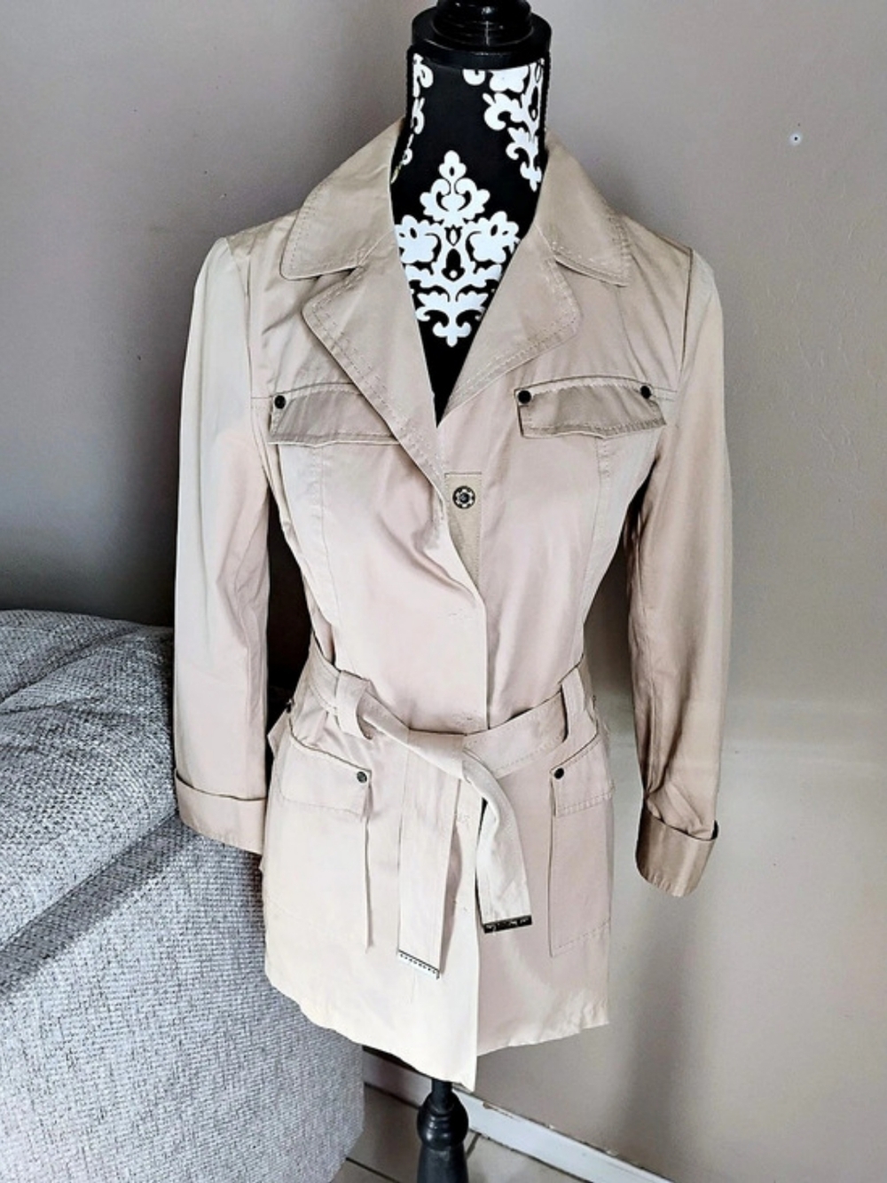 Tahari Beige Belted Utility Trench Coat Small